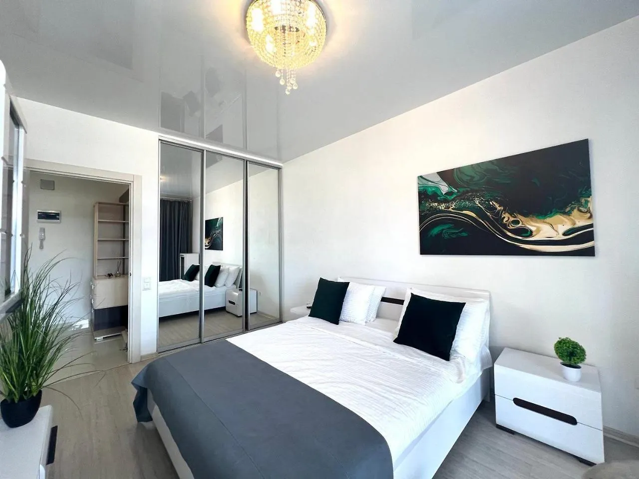 Apartments Vip Avalon Lviv